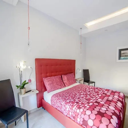 Alojamento de Acomodação e Pequeno-almoço Riviera Luxury Nápoles