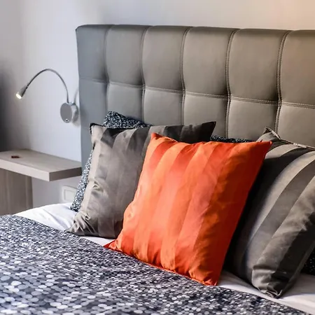 Riviera Luxury Alojamento de Acomodação e Pequeno-almoço 4*